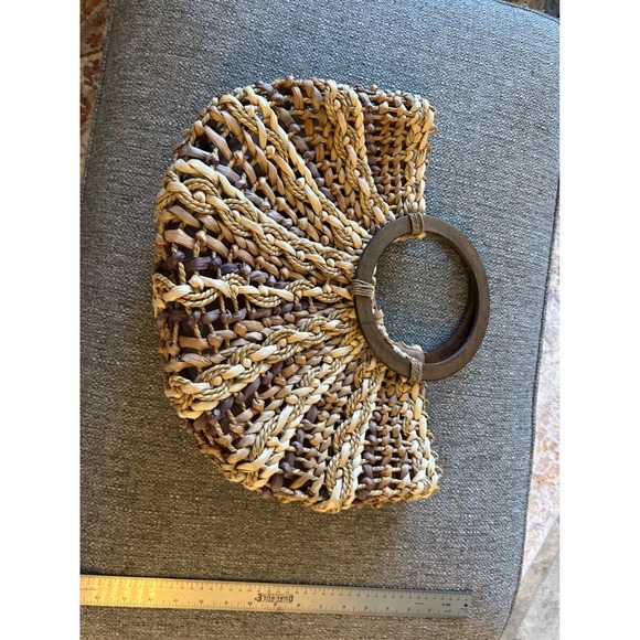 Boho Straw Woven Handbag Brown Tan Fan Shape Wooden Circle Handle Tote Bag EUC - Picture 4 of 8